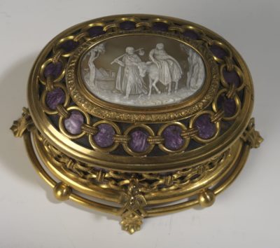 Boite à décor d'anneaux en laiton - Patrimoine Charles-André COLONNA WALEWSKI, en ligne directe de Napoléon