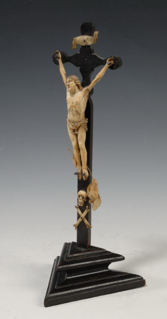 le crucifix - Patrimoine Charles-André COLONNA WALEWSKI