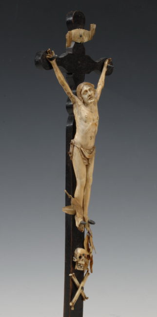 le crucifix - Patrimoine Charles-André COLONNA WALEWSKI, en ligne directe de Napoléon