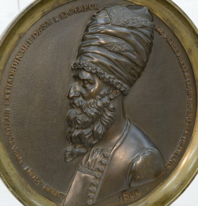 Médaillon avec l'effigie de Asker-Khan - Patrimoine Charles-André COLONNA WALEWSKI