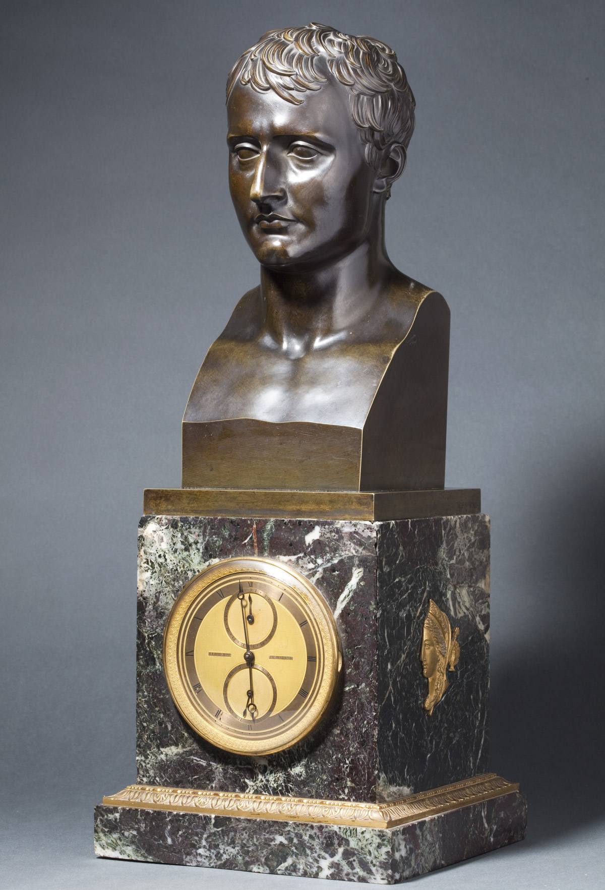 Pendule : Buste de Napoléon - Patrimoine Charles-André COLONNA WALEWSKI, en ligne directe de Napoléon